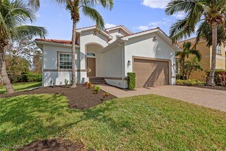 8752 Banyan Bay Blvd in Ft. Myers, FL - Building Photo - Building Photo