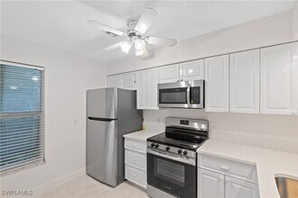 25500 Cockleshell Dr in Bonita Springs, FL - Building Photo - Building Photo