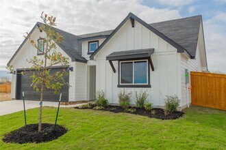 104 Las Lomas Dr in San Marcos, TX - Building Photo - Building Photo