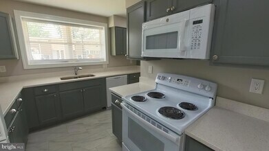 2050 Nike Dr in Waldorf, MD - Building Photo - Building Photo