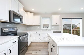 1255 NW Pne Blf Cir in Waukee, IA - Building Photo - Building Photo