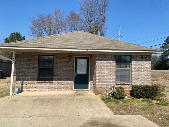 2841 Love Creek Dr in Texarkana, AR - Foto de edificio