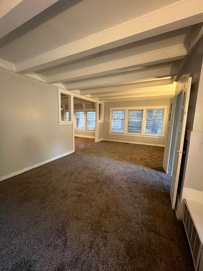 property at 1430 SW Polk St