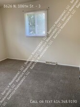 8626 N 106th St in Milwaukee, WI - Building Photo - Building Photo