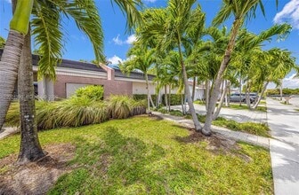 72 SW 113th Ave in Miami, FL - Building Photo - Building Photo