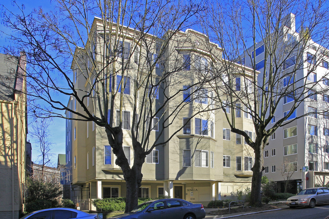 The Seneca in Seattle, WA - Foto de edificio