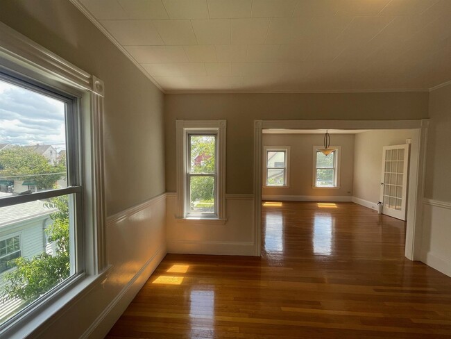 94 Central Ave, Unit 2 in Medford, MA - Foto de edificio - Building Photo
