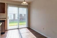 Hyde Park Townhomes in Columbus, OH - Foto de edificio - Interior Photo