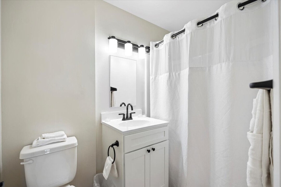 96 East Apartments in Janesville, WI - Building Photo