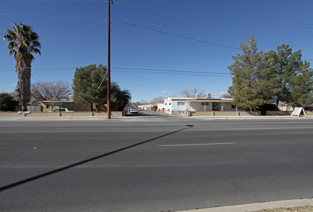 Desert Breeze Mobile Home Park in Tucson, AZ - Building Photo