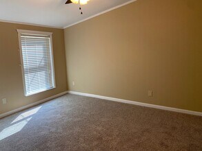 15 Woodmoss Cv in Jackson, TN - Foto de edificio - Building Photo