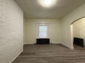 443 Hays Ave in Pittsburgh, PA - Building Photo - Building Photo