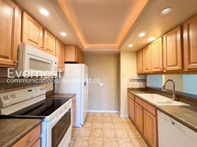 8208 S High Ct in Centennial, CO - Foto de edificio - Building Photo