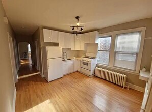 2238 Ridgeland Ave, Unit 2 in Berwyn, IL - Building Photo - Building Photo
