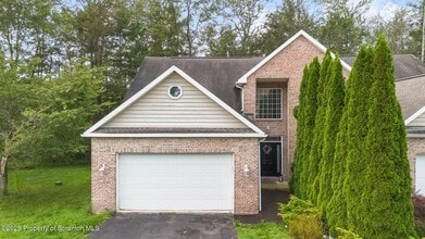 32 Pine Tree Dr in Covington Township, PA - Building Photo - Building Photo