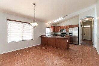 38141 N Rusty Ln in San Tan Valley, AZ - Foto de edificio - Building Photo