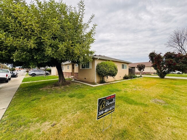 1422 S 10th St in Los Banos, CA - Building Photo - Building Photo
