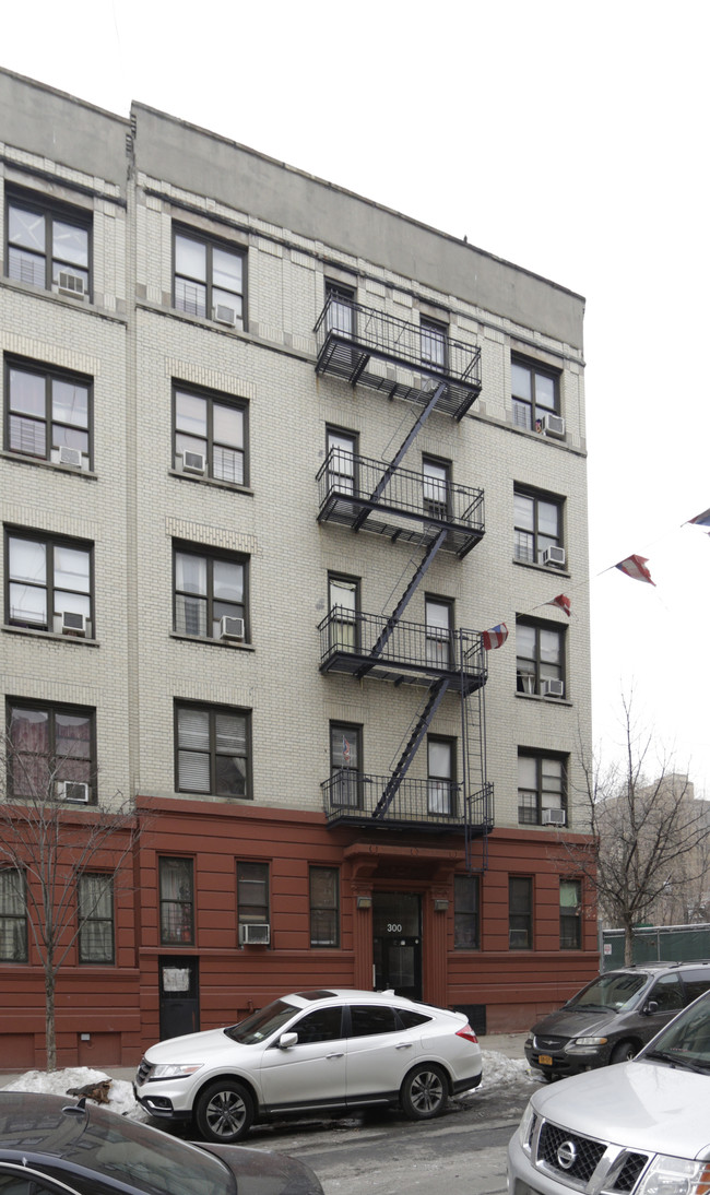 300-304 E 162nd St in Bronx, NY - Building Photo - Building Photo