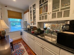 9 Ellery St, Unit 35 in Cambridge, MA - Building Photo - Building Photo