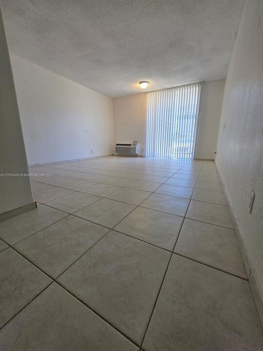 16450 NW 2nd Ave in Miami, FL - Building Photo