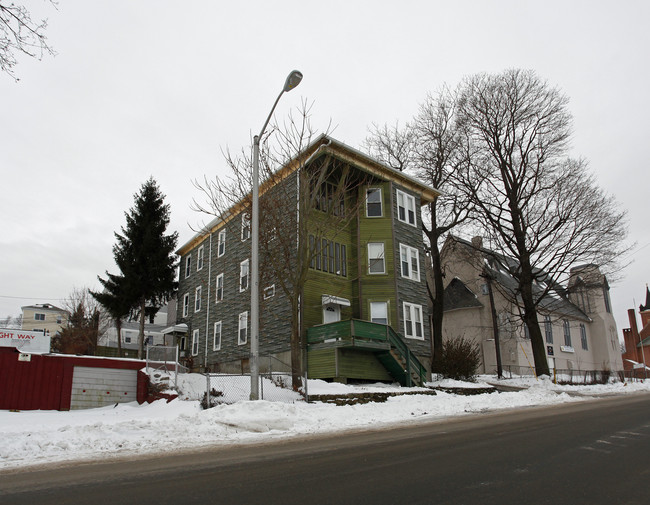 66-68 Waverly St in Worcester, MA - Foto de edificio - Building Photo