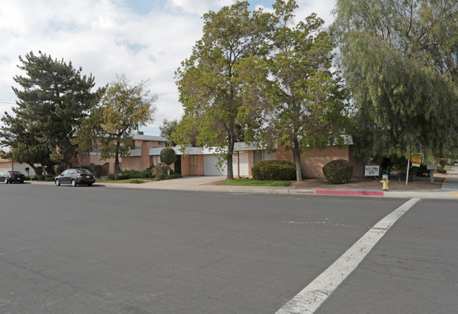 Old Town Apartments in Clovis, CA - Foto de edificio - Building Photo