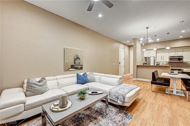 56 E Serene Ave in Las Vegas, NV - Building Photo - Building Photo