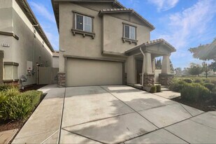 3731 Roseparke Way in Sacramento, CA - Building Photo