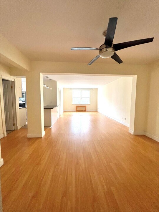102-55 67th Dr in Queens, NY - Building Photo