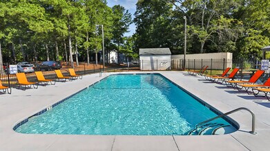 The Cove at Fairforest Apartments in Greenville, SC - Foto de edificio - Building Photo