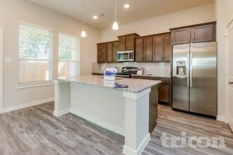 9835 Willow Creek Commerce Dr in Tomball, TX - Building Photo - Building Photo