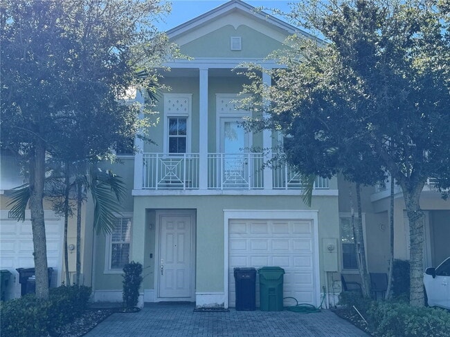 10748 NW 74th Terrace