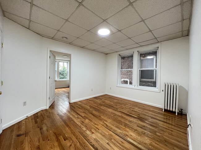 181 W 48th St, Unit 10 in Bayonne, NJ - Building Photo - Building Photo