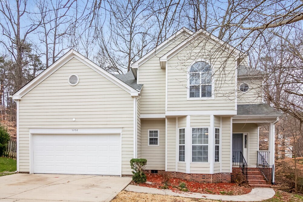 5202 Hedgecrest Pl in Charlotte, NC - Building Photo