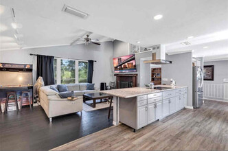 925 NW 22nd St, Unit 3 in Gainesville, FL - Building Photo - Building Photo