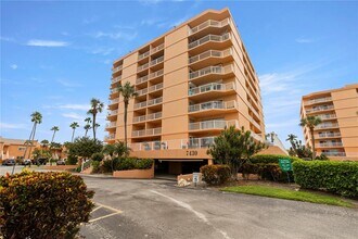 7430 Sunshine Skyway Ln S in St. Petersburg, FL - Building Photo - Building Photo