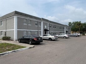 2779 L B McLeod Rd in Orlando, FL - Building Photo