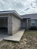 1831 Sundown Dr in Navarre, FL - Building Photo