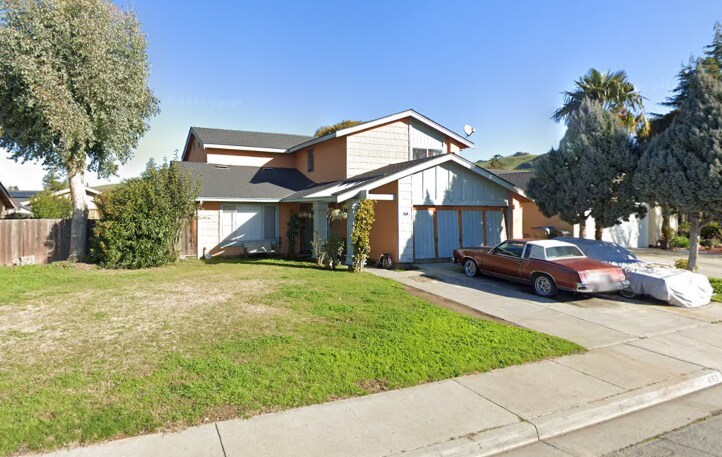 493 Delridge Dr in San Jose, CA - Foto de edificio