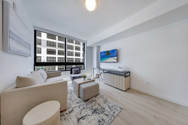 36 NE 2nd St, Unit SI ID1507403P in Miami, FL - Foto de edificio - Building Photo