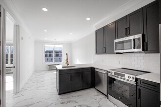 The Lofts at Maple & Main in Smithtown, NY - Foto de edificio - Interior Photo