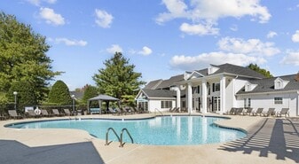 Heights at New Garden in Greensboro, NC - Building Photo