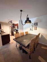 5447 Vineland Rd in Orlando, FL - Foto de edificio - Building Photo