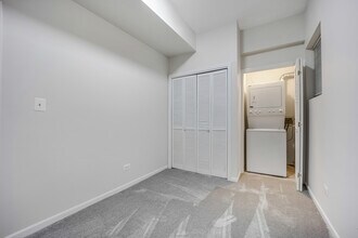2033 W Huron St in Chicago, IL - Building Photo - Building Photo