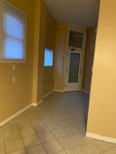 1800 W 21st Plz, Unit 1 Floor in Chicago, IL - Foto de edificio - Building Photo