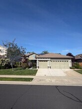 6048 Great Basin Dr in Roseville, CA - Building Photo - Building Photo
