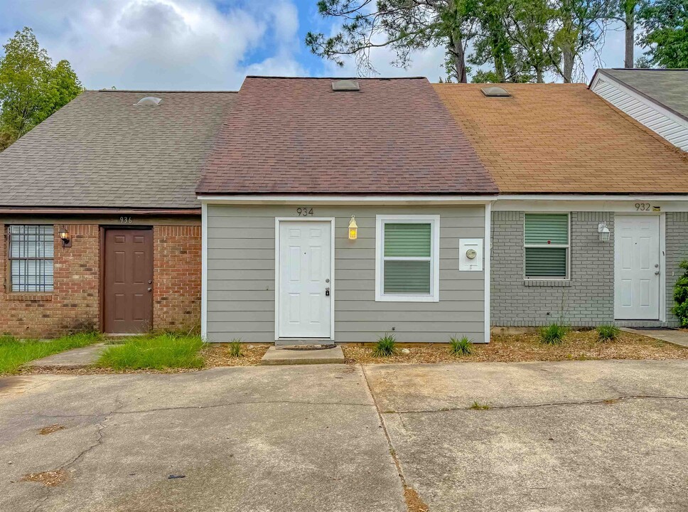 934 S Lipona Rd in Tallahassee, FL - Building Photo