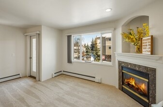 La Maisonnette in Anchorage, AK - Building Photo - Building Photo