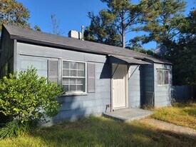7007 Sprott St in Columbia, SC - Building Photo