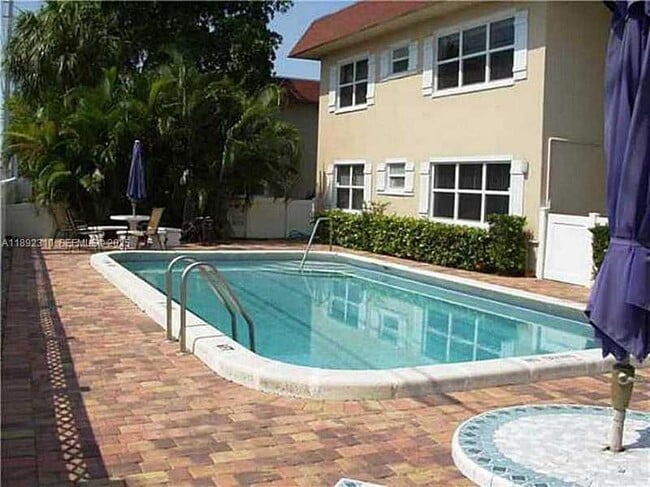 280 S Cypress Rd in Pompano Beach, FL - Building Photo - Building Photo